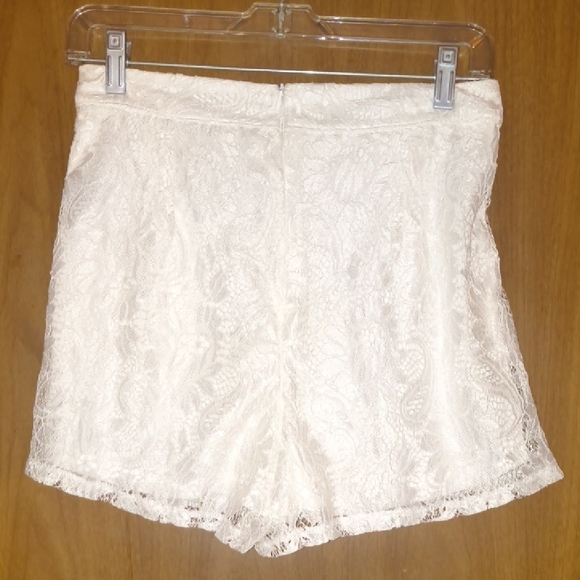 SHEIN White Lace Short-Sleeve Blouse and Short Set M - Picture 6 of 8